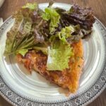 Quiche au Arita fromage accompagné d'une salade verte